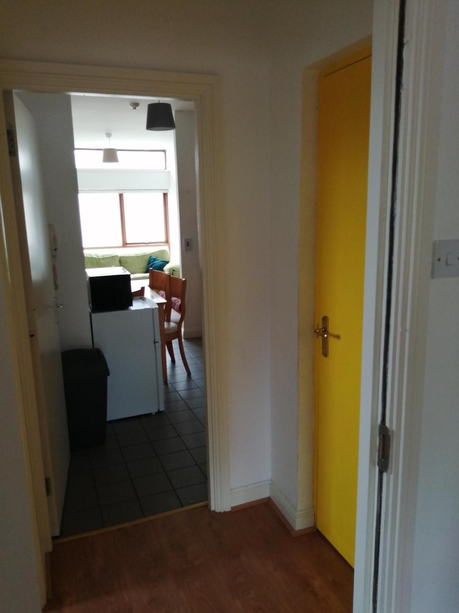 2 Bedroom, 2 Bathroom Apartment 더블린 외부 사진