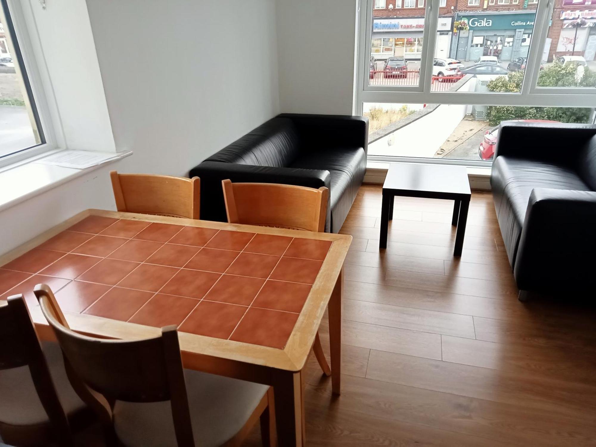 2 Bedroom, 2 Bathroom Apartment 더블린 외부 사진